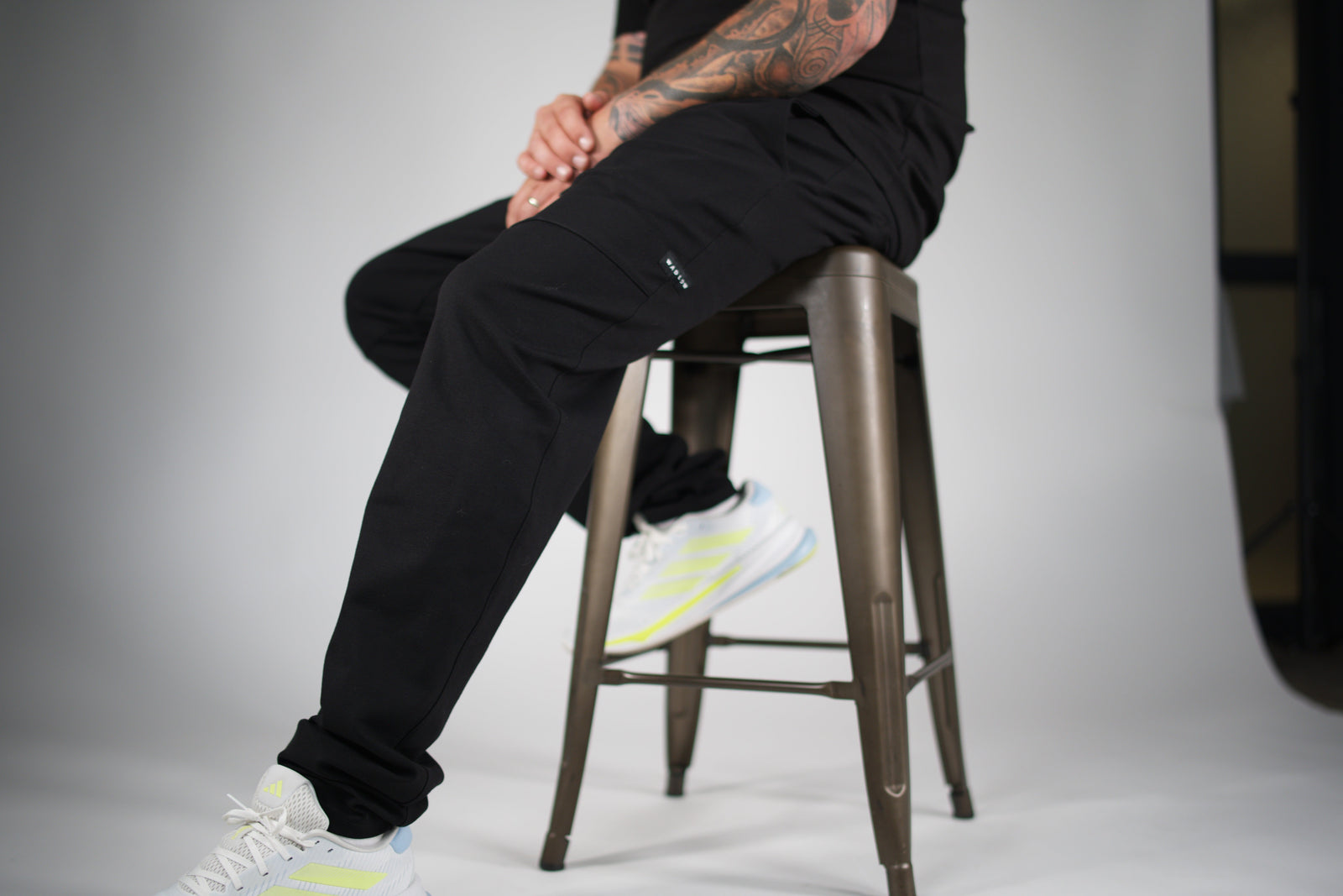 Best Pants for Tall Men (Canada) – Complete 2025 Fit Guide for Men 6'3" to 7'0"