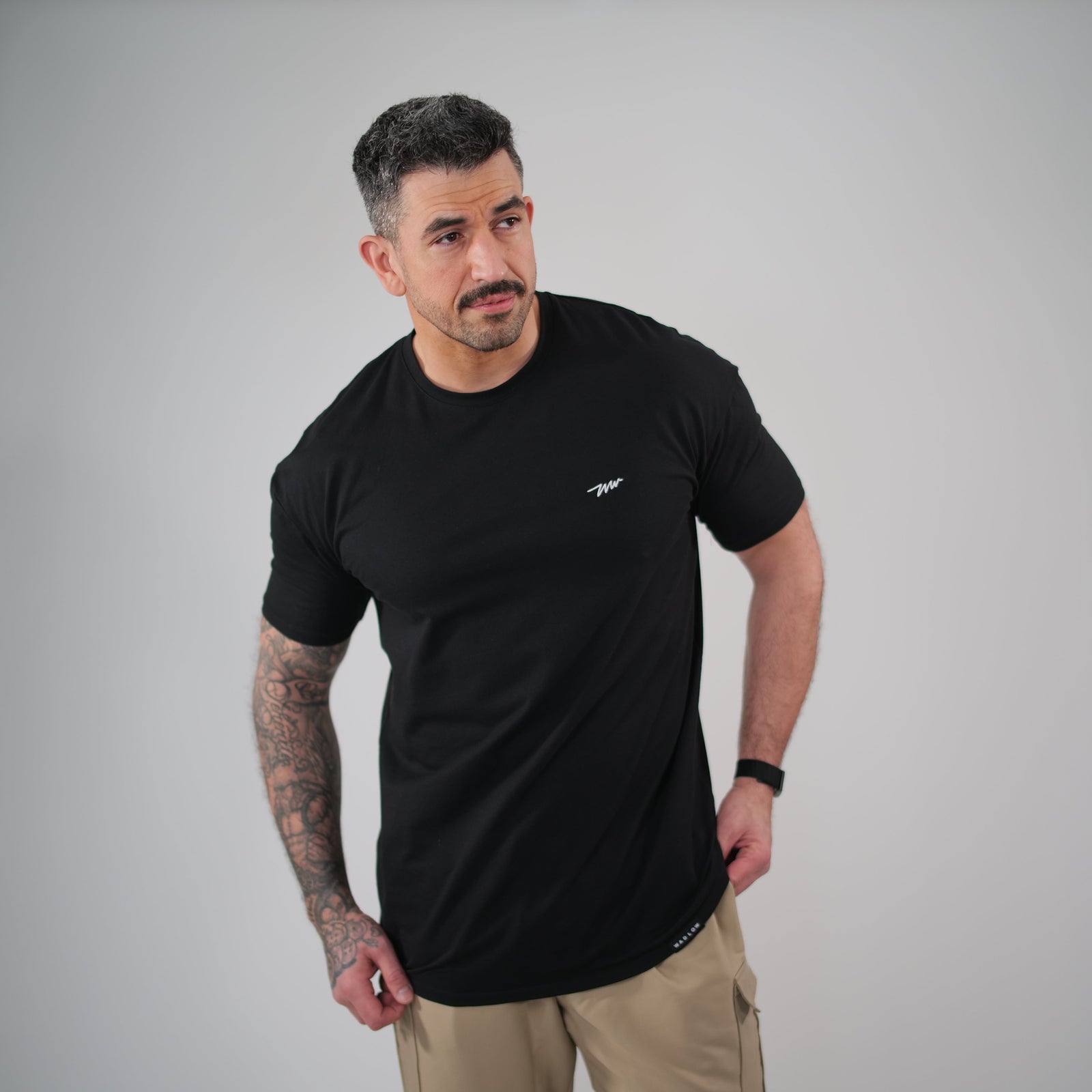 Model is 6'6", 260 lbs, wearing size XL