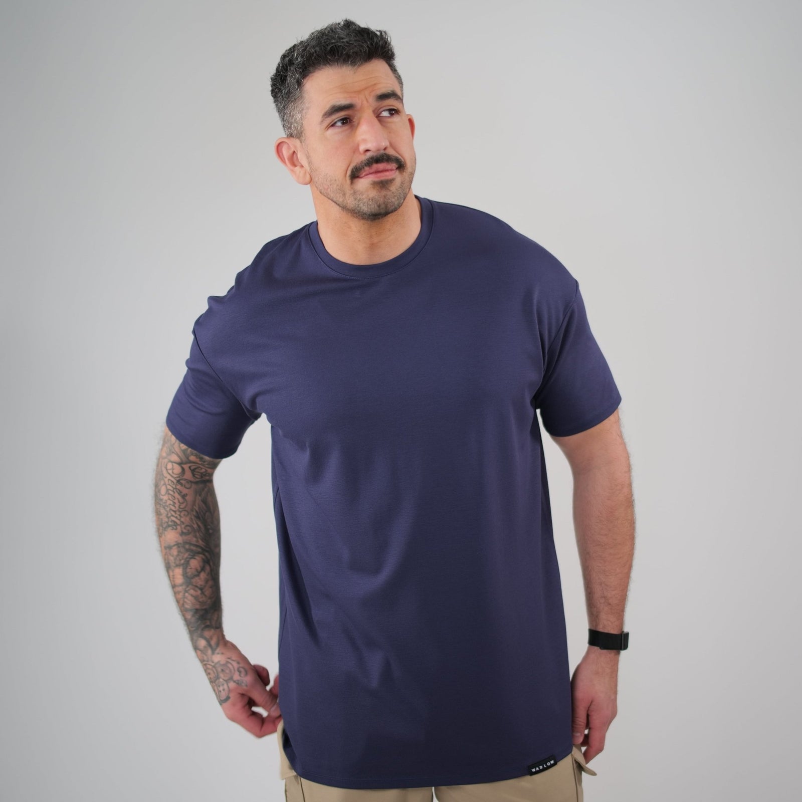 Model is 6'6", 260 lbs, wearing size XL