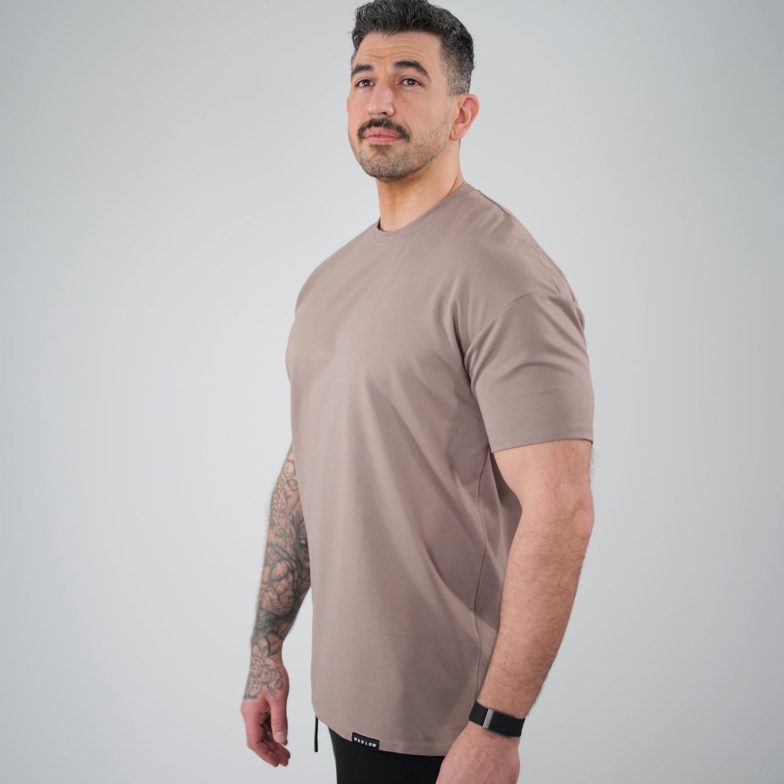 Model is 6'6", 260 lbs, wearing size XL